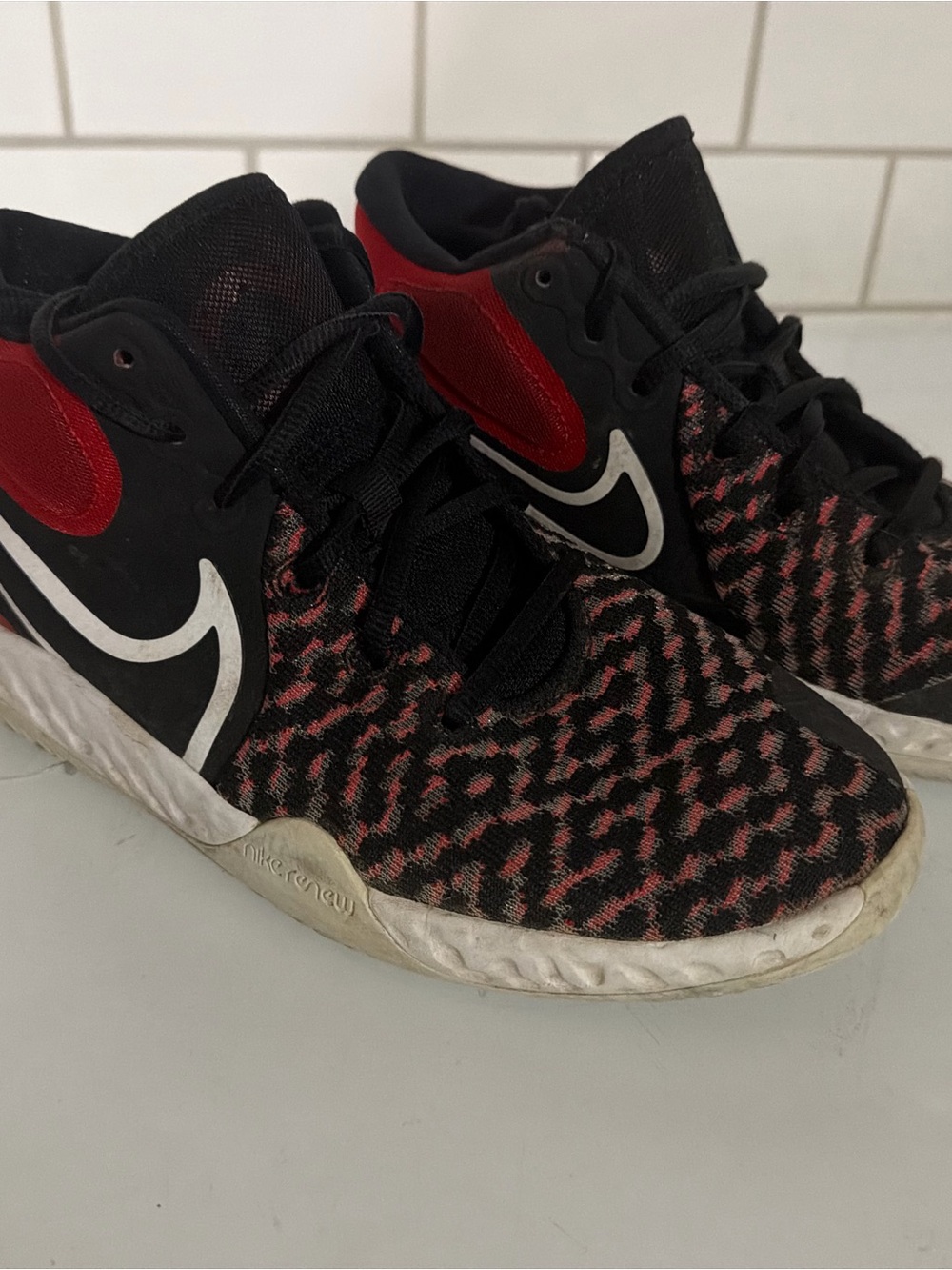 Nike Kids Black and Red Patterned Athletic Sneakers
